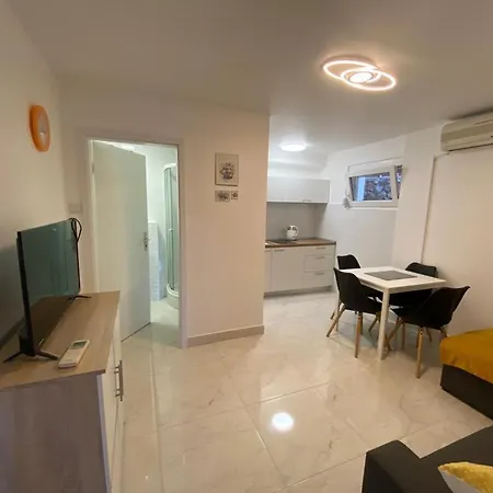 Lejlighed Apartman *