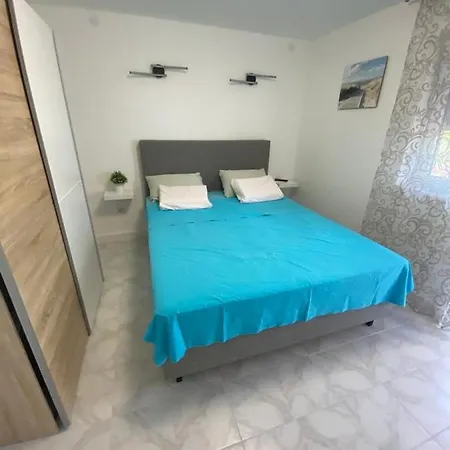 Apartman *